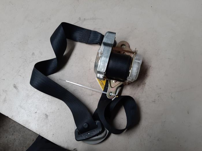 Front seatbelt, left from a Peugeot 107  2008
