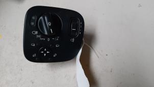Usados Interruptor de luz Mercedes C (W203) Precio € 40,00 Norma de margen ofrecido por Autosloperij de Turk