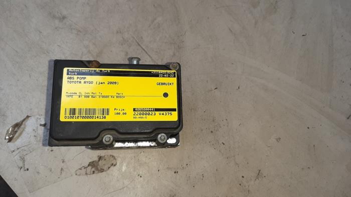 Begagnade ABS-pump Toyota Aygo (B10) 1.0 12V VVT-i Pris € 3,63 Inklusive moms erbjuds av Autosloperij de Turk