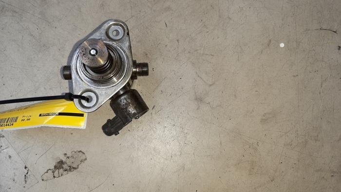 Begagnade Högtryckspump Ford Focus Pris € 87,12 Inklusive moms erbjuds av Autosloperij de Turk