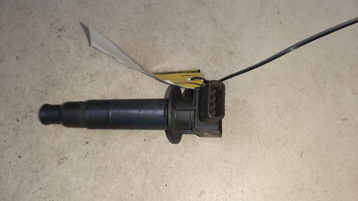 Ignition coil from a Toyota Avensis (T25/B1B) 1.8 16V VVT-i 2008