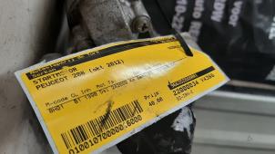 Startmotor från en Peugeot 208 I (CA/CC/CK/CL) 1.4 HDi 2012