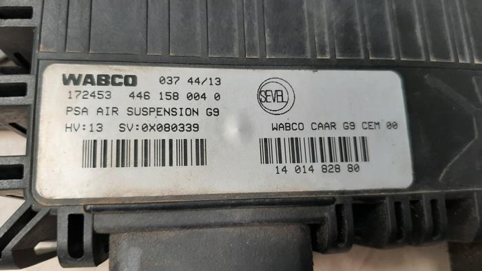 Ordenador de suspensión de un Peugeot Expert (G9) 2.0 16V 2011