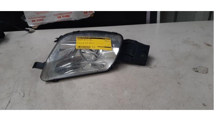 Fog light, front right from a Peugeot 308 (4A/C) 1.6 HDi 16V FAP 2011