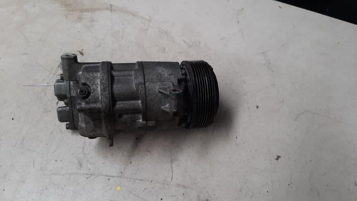 Air conditioning pump from a BMW 3 serie Touring (E91) 318i 16V 2008