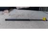 Set of tailgate gas struts from a Opel Agila (A) 1.2 16V 2003