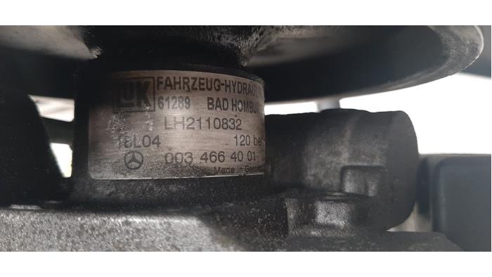 Usagé Pompe de direction Mercedes C (W203) 1.8 C-180K 16V Prix € 82,28 Prix TTC proposé par Autosloperij de Turk