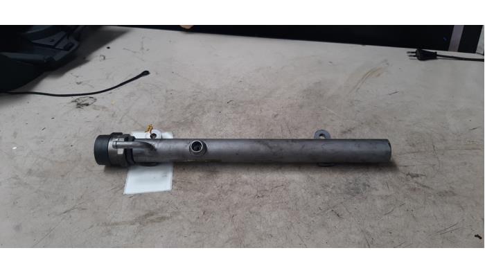 Fuel injector nozzle from a Mercedes-Benz C (W204) 3.0 C-350 CDI V6 24V 2012