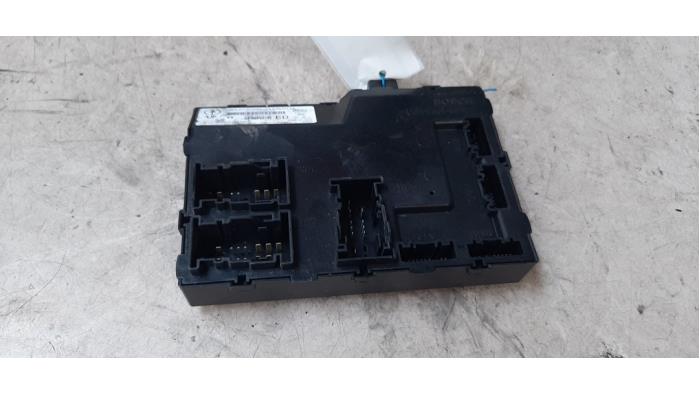 Alarm module from a Ford Fiesta 6 (JA8) 1.0 EcoBoost 12V 100 2014