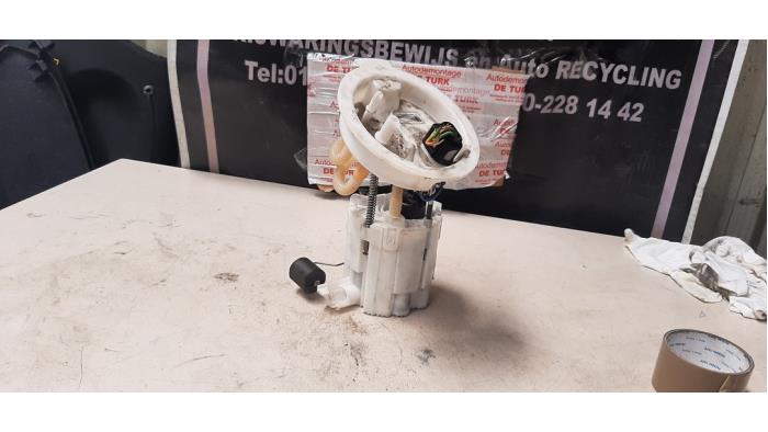 Bomba eléctrica de combustible de un BMW 3 serie (F30) 318d 2.0 16V 2014