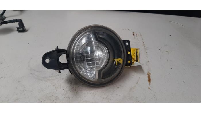 Fog light, front right from a MINI Clubman (R55) 1.6 16V Cooper 2010