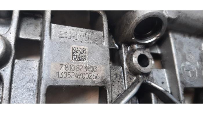 Pompa oleju z BMW 3 serie (F30) 316d 2.0 16V 2014