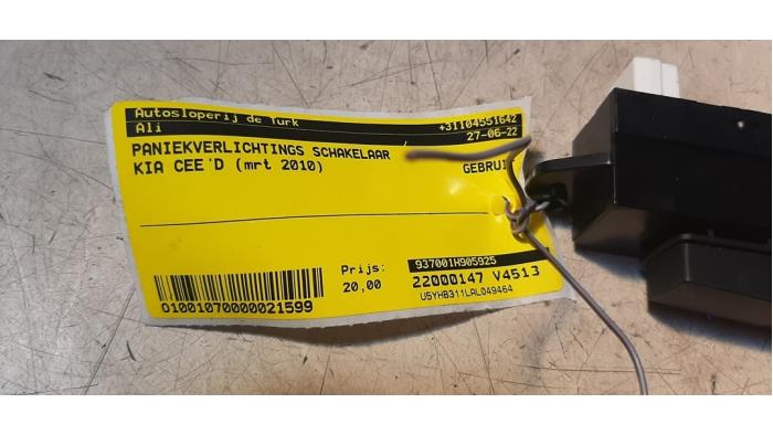Bouton de warning d'un Kia Cee'd (EDB5) 1.4 CVVT 16V LPG 2010
