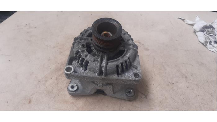 Gebrauchte Dynamo Opel Zafira (M75) 1.6 16V Preis € 38,72 Mit Mehrwertsteuer angeboten von Autosloperij de Turk
