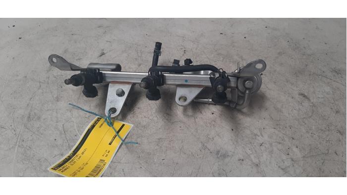 Gebrauchte Einspritzdüse (Einspritzer) Renault Clio III (BR/CR) 1.2 16V 75 Preis € 32,67 Mit Mehrwertsteuer angeboten von Autosloperij de Turk