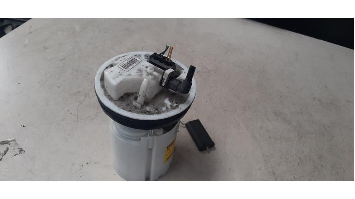 Begagnade Bensinpump Ford Grand C-Max (DXA) 1.0 Ti-VCT EcoBoost 12V 100 Pris € 82,28 Inklusive moms erbjuds av Autosloperij de Turk
