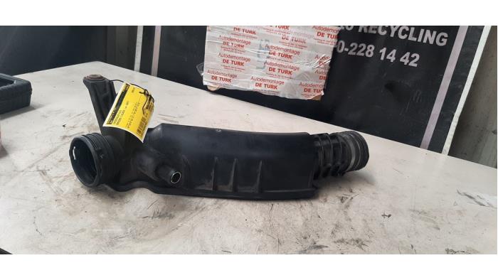 Gebrauchte Intercooler Rohr Mercedes C Sportcoupé (C203) 1.8 C-180K 16V Preis € 43,56 Mit Mehrwertsteuer angeboten von Autosloperij de Turk