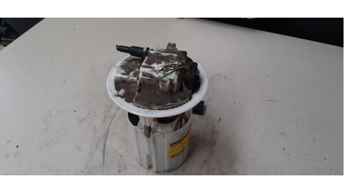Begagnade Bensinpump Peugeot 207/207+ (WA/WC/WM) 1.4 16V VTi Pris € 32,67 Inklusive moms erbjuds av Autosloperij de Turk
