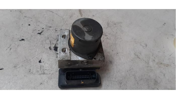 Usagé Pompe ABS Kia Picanto (TA) 1.0 12V LPG Prix € 12,10 Prix TTC proposé par Autosloperij de Turk