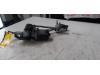 Front wiper motor from a Peugeot 107, 2005 / 2014 1.0 12V, Hatchback, Petrol, 998cc, 50kW (68pk), FWD, 384F; 1KR, 2005-06 / 2014-05, PMCFA; PMCFB; PNCFA; PNCFB 2006