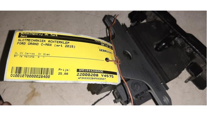 Tailgate lock mechanism from a Ford Grand C-Max (DXA) 1.0 Ti-VCT EcoBoost 12V 100 2015