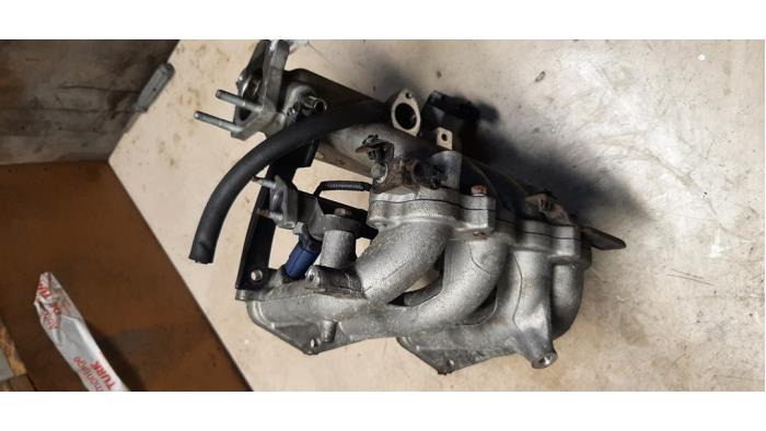 Używane Kolektor dolotowy Kia Picanto (BA) 1.0 12V Cena € 43,56 Z VAT oferowane przez Autosloperij de Turk
