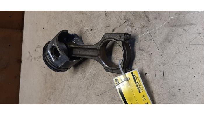 Usagé Piston BMW 5 serie (E60) 520d 16V Corporate Lease Prix € 108,90 Prix TTC proposé par Autosloperij de Turk