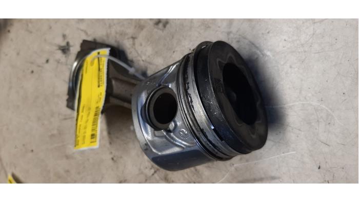 Usagé Piston BMW 5 serie (E60) 520d 16V Corporate Lease Prix € 108,90 Prix TTC proposé par Autosloperij de Turk