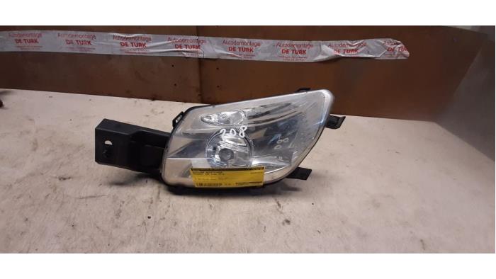 Fog light, front right from a Peugeot 308 (4A/C) 1.6 VTI 16V 2012