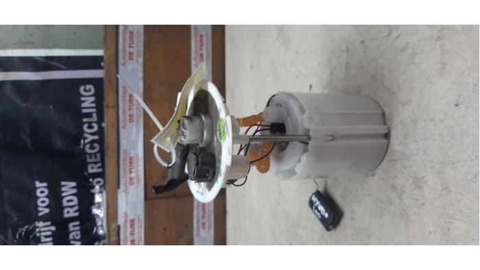 Begagnade Bensinpump Hyundai i10 (B5) 1.0 12V Pris € 82,28 Inklusive moms erbjuds av Autosloperij de Turk