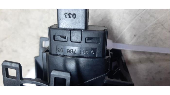 Panic lighting switch from a BMW 1 serie (F20) 114i 1.6 16V 2014