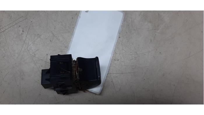 Handbremse Schalter van een Opel Meriva (B) 1.4 16V Ecotec 2010