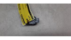 Handbremse Schalter van een Opel Meriva (B) 1.4 16V Ecotec 2010