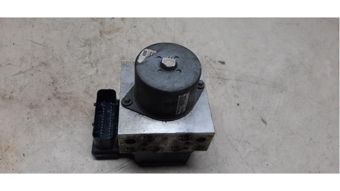 Begagnade ABS-pump Mini Mini (R56) 1.6 16V Cooper Pris € 196,02 Inklusive moms erbjuds av Autosloperij de Turk