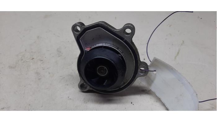 Begagnade Vattenpump Volkswagen Polo V (6R) 1.2 12V Pris € 32,67 Inklusive moms erbjuds av Autosloperij de Turk