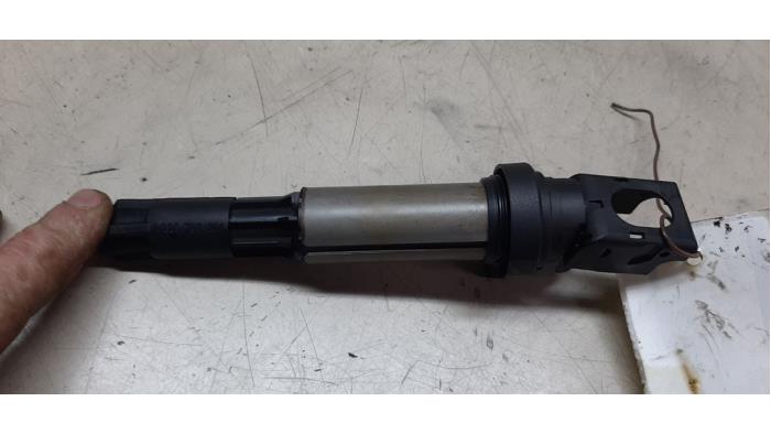 Ignition coil from a BMW 5 serie (E60) 530i 24V 2003
