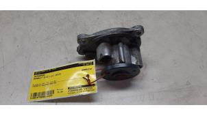 Used Water pump Renault Clio IV (5R) 0.9 Energy TCE 90 12V Price € 35,00 Margin scheme offered by Autosloperij de Turk