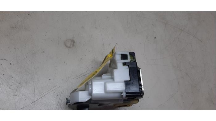 Mecanismo de cierre puerta trasera furgoneta de un Fiat Doblo Cargo (263) 1.3 D Multijet 2014