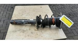 Used Front shock absorber, right BMW 1 serie (F20) 114i 1.6 16V Price € 75,00 Margin scheme offered by Autosloperij de Turk
