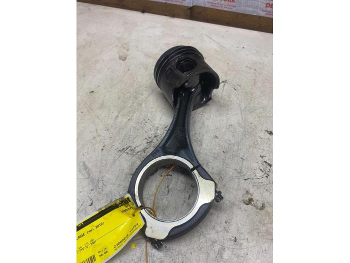 Used Piston Mercedes E (C207) E-350 CDI V6 24V Price € 54,45 Inclusive VAT offered by Autosloperij de Turk
