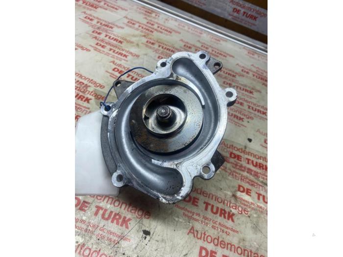 Begagnade Vattenpump Mercedes E (C207) E-350 CDI V6 24V Pris € 38,72 Inklusive moms erbjuds av Autosloperij de Turk