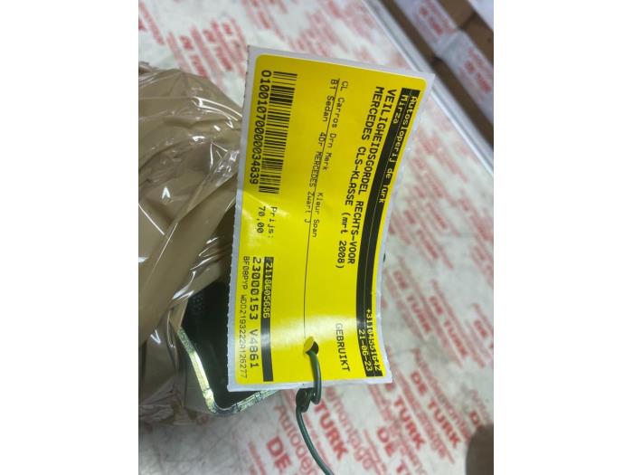 Front seatbelt, right Mercedes CLS 320 CDI 24V - 2118605686 MERCEDES