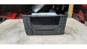Used Radio CD player Mercedes CLS (C219) 320 CDI 24V Price € 90,00 Margin scheme offered by Autosloperij de Turk