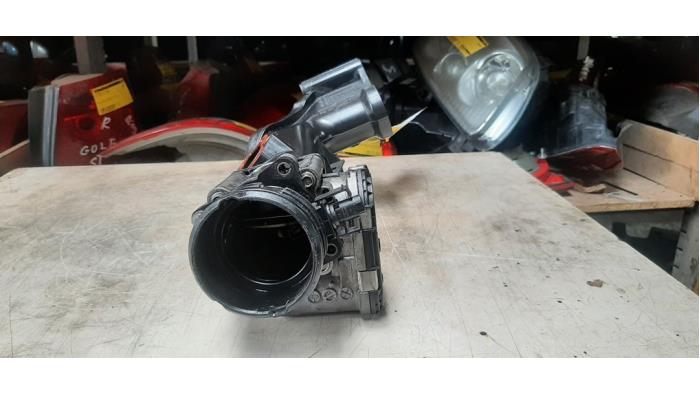 Throttle body from a Mercedes-Benz R (W251) 3.0 320 CDI 24V 4-Matic 2008