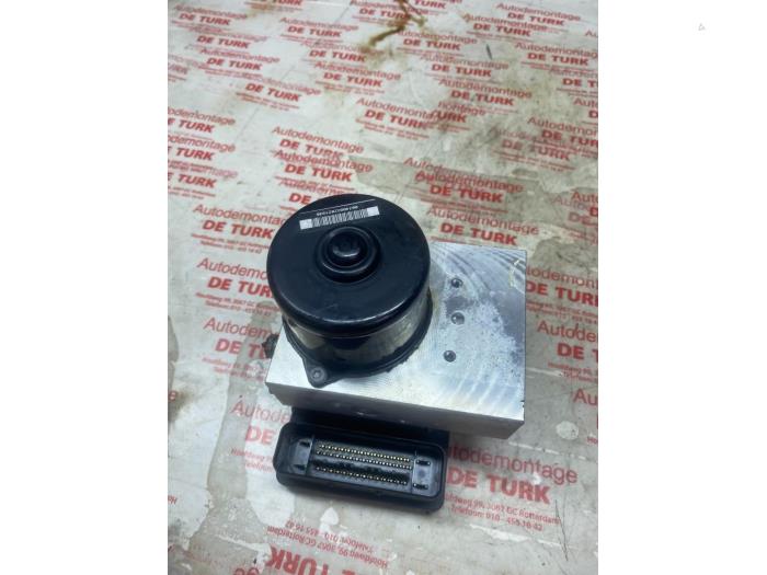 Usagé Pompe ABS Mercedes CLK (R209) 3.2 320 V6 18V Prix € 108,90 Prix TTC proposé par Autosloperij de Turk