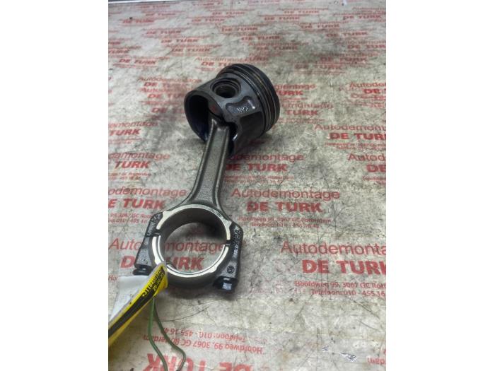 Usados Pistón Opel Corsa D 1.3 CDTi 16V ecoFLEX Precio € 26,62 IVA incluido ofrecido por Autosloperij de Turk