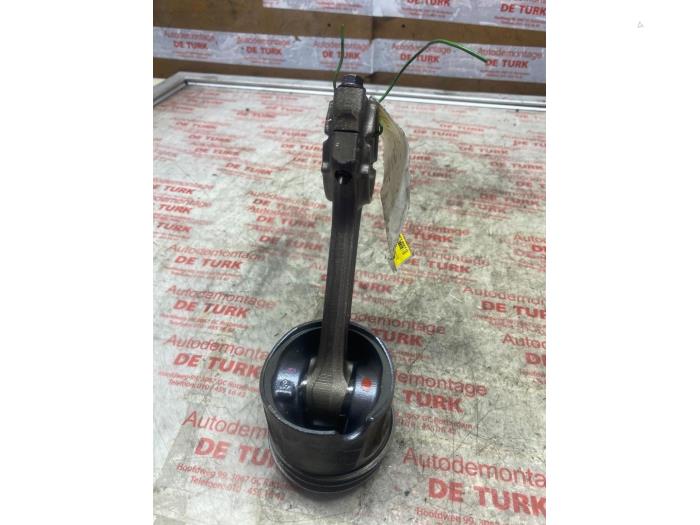 Usados Pistón Opel Corsa D 1.3 CDTi 16V ecoFLEX Precio € 26,62 IVA incluido ofrecido por Autosloperij de Turk