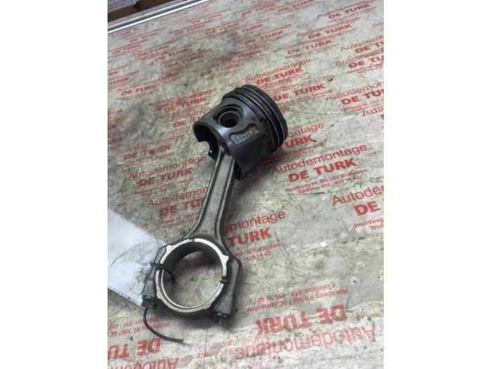 Usados Pistón Opel Corsa D 1.3 CDTi 16V ecoFLEX Precio € 26,62 IVA incluido ofrecido por Autosloperij de Turk