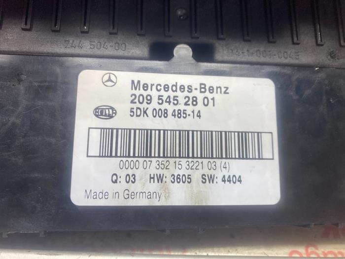 Skrzynka bezpieczników z Mercedes-Benz CLK (R209) 3.0 280 V6 18V 2008