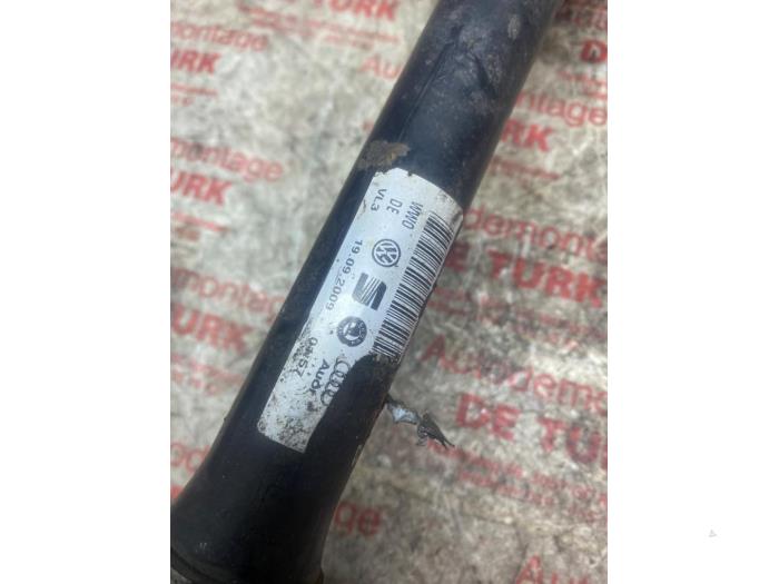 Front drive shaft, left from a Volkswagen Scirocco (137/13AD) 2.0 TSI 16V 2009